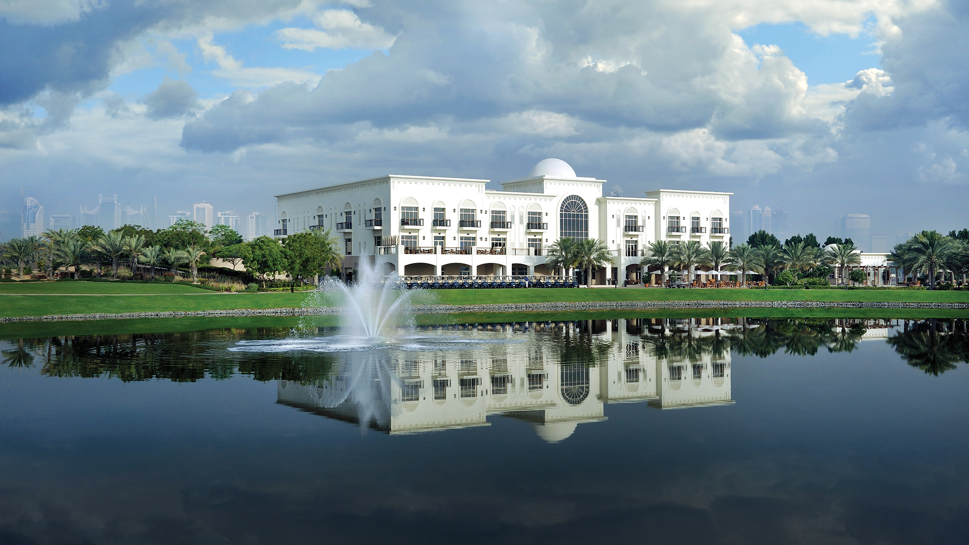 الإمارات ليفينج-0